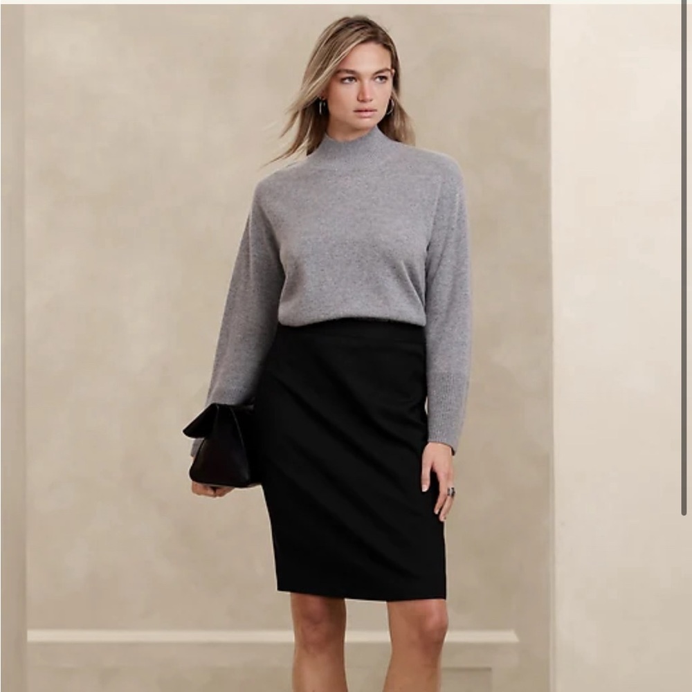 Banana Republic Factory classic pencil skirt in black 8P